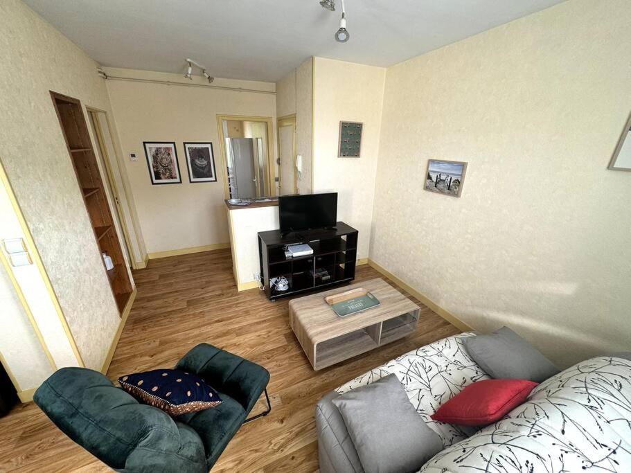 Appartement Proche De L'Hyper-Centre Avec Garage Caen Exterior foto
